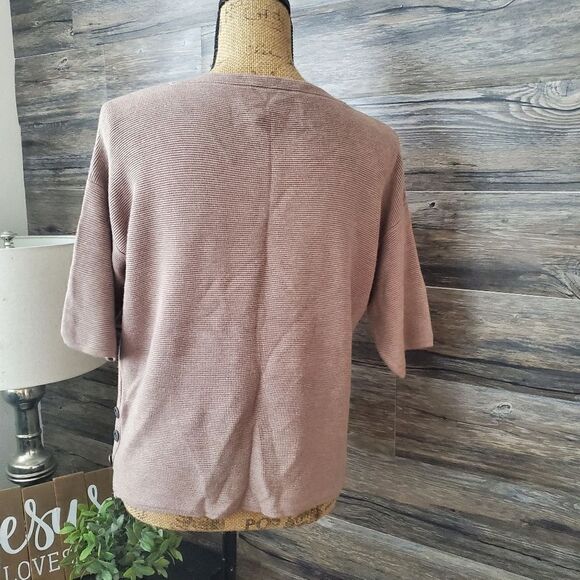 Chicos Beige Short Sleeve Shirt Woman Size 1 Rayon - Picture 4 of 6